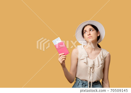 holiday trip delayed flight summer tour 70509145