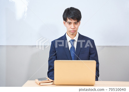 接受在線面試的求職學生，大學生，新員工培訓 70510040