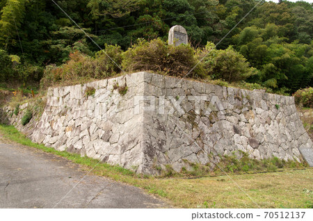 石垣古屋真敷遺址 石垣古屋真敷遺址 70512137