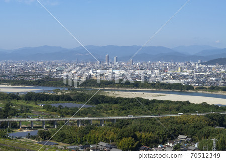 Gifu city suburbs and mountain scenery in autumn 70512349