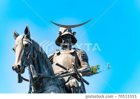 青葉城遺址，藍藍的天空中的日期棗正武士雕像宮城仙台 70513355