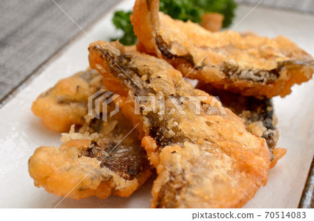 Deep-fried sandfish 70514083