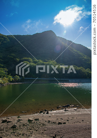 縣立赤城公園,從小岳赤木大沼湖的岸邊,朝著秋初的黑喜岳 縣立赤城公園,從小岳赤木大沼湖的岸邊,朝著秋初的黑喜岳 70514516