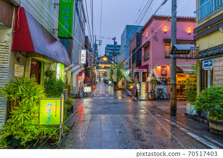 View of Yokohama cityscape of Japan, such as Yokohama's Noge bar (Yanagi-dori) 70517403