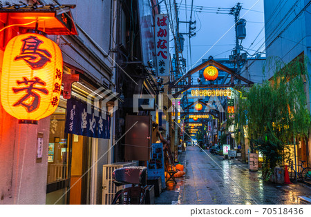 日本橫濱城市景觀,橫濱,Noge酒吧(Yanagi-dori)等的視圖 日本橫濱城市景觀,橫濱,Noge酒吧(Yanagi-dori)等的視圖 70518436