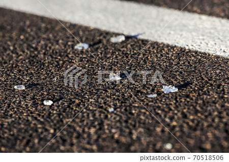glass from the car glass from the car 70518506