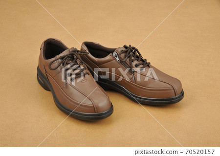 棕色的鞋子 棕色的鞋子 70520157