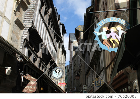 聖米歇爾山紀念品街 70520305