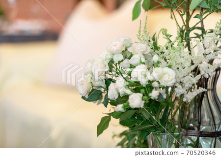 接待桌花 接待桌花 70520346