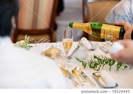 結婚宴會桌 結婚宴會桌 70520445