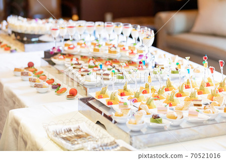 Dessert buffet 70521016
