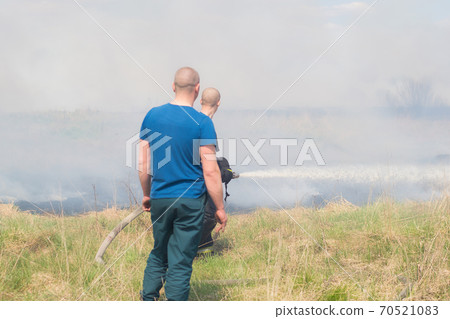 field, fire, firefighter 70521083