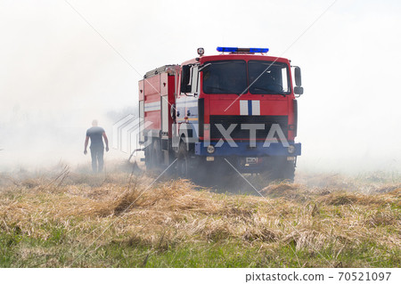 field, fire, firefighter 70521097