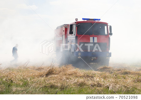 field, fire, firefighter 70521098