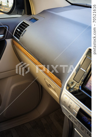 Dashboard 70521616