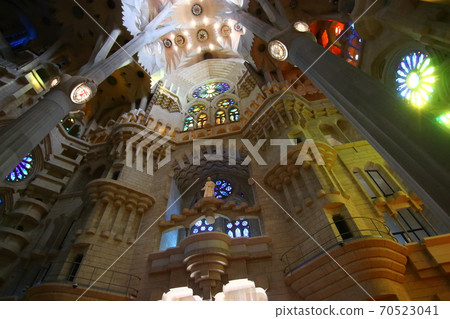 Sakurada Familia (Spain) 70523041