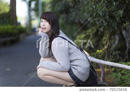 年輕女子肖像臥虎藏龍 70525638