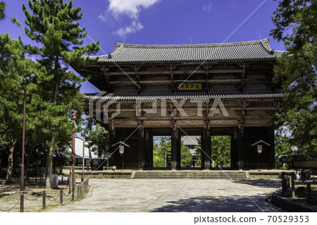 奈良縣奈良市南大門東大寺 70529353