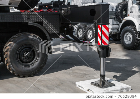 hydraulic outriggers of the crane installed on the truck hydraulic outriggers of the crane installed on the truck 70529384