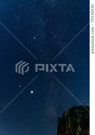 Beautiful starry sky and Bentenjima on the beach of Inasa, the mythical country Beautiful starry sky and Bentenjima on the beach of Inasa, the mythical country 70530436