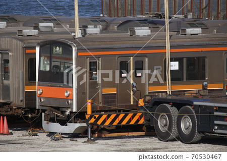 Musashino Line rolling stock shipping at Niigata Port (October 2019) Musashino Line rolling stock shipping at Niigata Port (October 2019) 70530467
