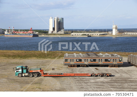 武藏野線新潟港的車輛運輸（2019年10月） 70530471