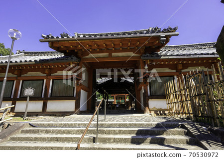 Himuro Shrine Front Gate (Shikyakumon) East-West Corridor Nara City, Nara Prefecture Himuro Shrine Front Gate (Shikyakumon) East-West Corridor Nara City, Nara Prefecture 70530972