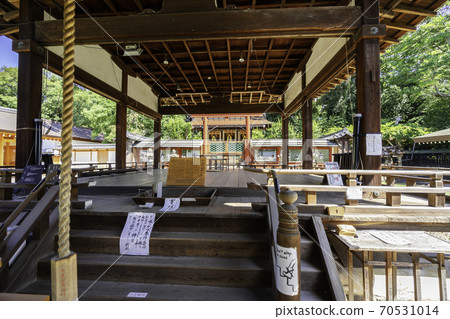 Himuro Shrine Haiden Maiden Nara City, Nara Prefecture 70531014