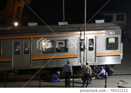 Musashino Line rolling stock transported by land to Niigata Port (August 2019) 70531212