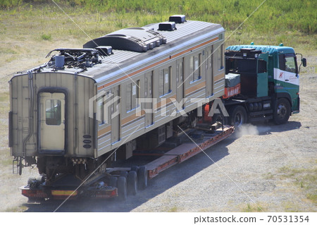 Musashino Line rolling stock shipping at Niigata Port (August 2019) Musashino Line rolling stock shipping at Niigata Port (August 2019) 70531354