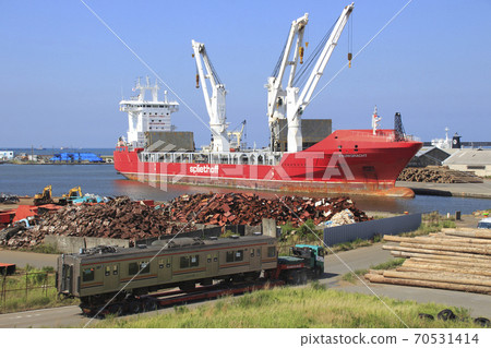 Musashino Line rolling stock shipping at Niigata Port (August 2019) Musashino Line rolling stock shipping at Niigata Port (August 2019) 70531414