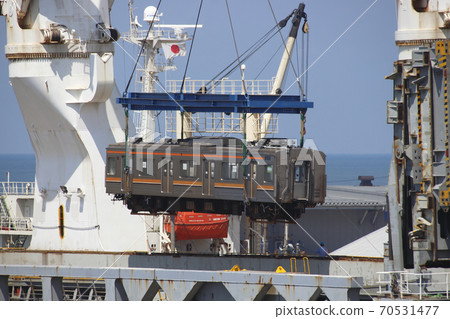 Musashino Line rolling stock shipping at Niigata Port (August 2019) Musashino Line rolling stock shipping at Niigata Port (August 2019) 70531477