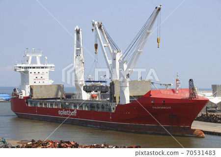 武藏野線車輛在新潟港（2019年8月） 70531483