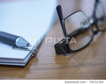 Business image · document · glasses 70532384