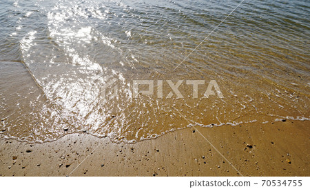 閃亮的海濱風光 70534755