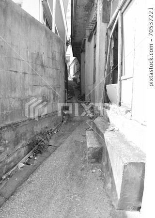 Back alley of Miyakojima / Sarahama 70537221