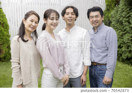 Two-family family Family parent and child 70542873