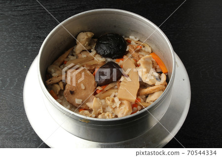 Boiled rice 70544334