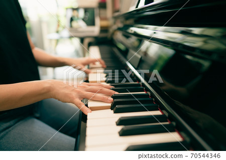 KEYBOARD/PIANO - Online/ Classroom for Domestic Students