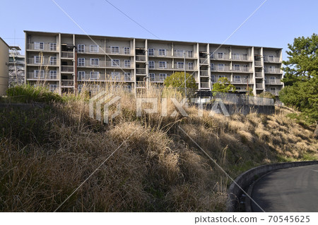 Senri New Town Satakedai (Suita City, Osaka Prefecture) Prefectural Public Corporation Senri Hill Complex Senri New Town Satakedai (Suita City, Osaka Prefecture) Prefectural Public Corporation Senri Hill Complex 70545625