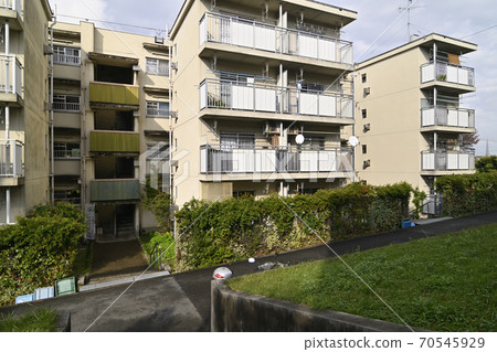 Senri New Town Satakedai (Suita City, Osaka Prefecture) Prefectural Senri Satakedai Housing 70545929