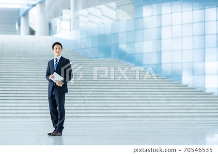 30多歲男人的企業形象 70546535