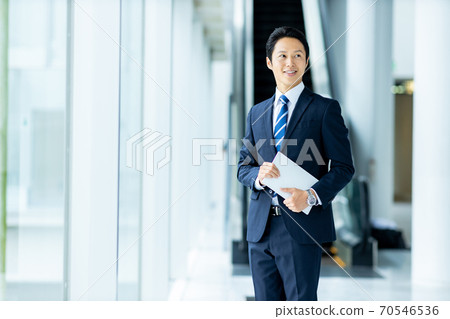 30多歲男人的企業形象 70546536