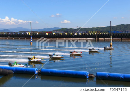 Race boat 70547153