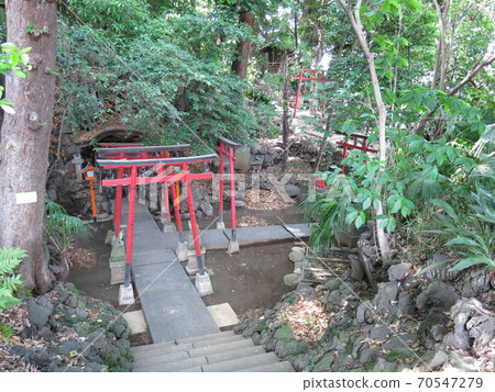 文京區的Sawakuraji Inari（在神聖洞穴附近） 70547279