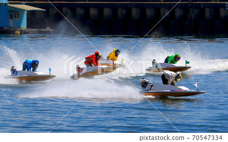 Race boat 70547334