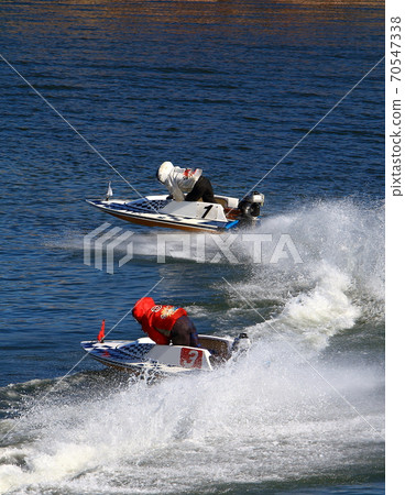 Race boat 70547338