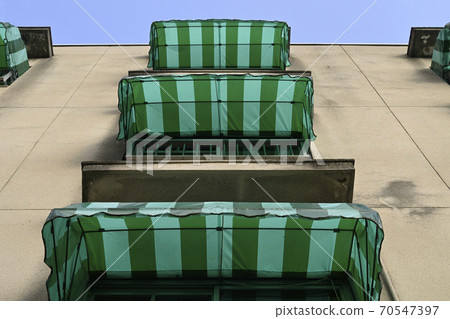 Senri New Town Takanodai (Suita City, Osaka Prefecture) Prefectural Senri Takanodai Housing 70547397