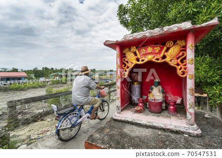 Taoist pemple in Pulau Ketam island, Malaysia 70547531