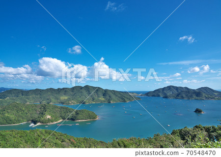 [Uchino Sea from Shikatami Observatory] Higashiyama Nakashimada, Seto-cho, Naruto City, Tokushima Prefecture 70548470